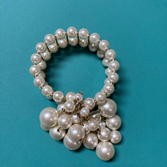 Vintage Vendome Faux Pearl Necklace with Bracelet and Screw-back Earrings - Picture 7 of 10